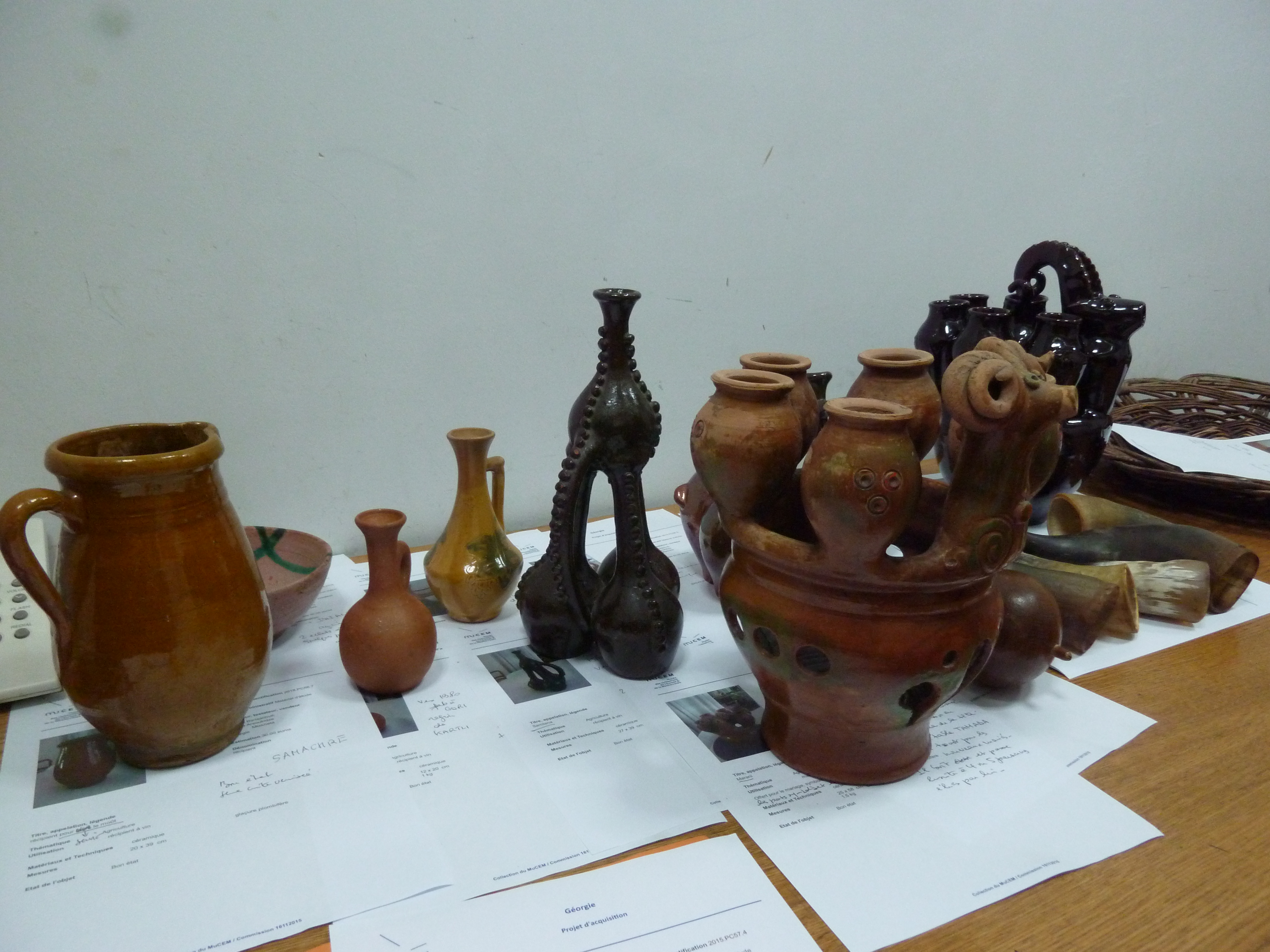 Preparation of an inventory of files of the objects collected on wine consumption in Kakhétie and Iméréthie (Géorgia), before their transport to Mucem. Collected by Merab Mikeladze, ethnologist, National Museum of Georgia, Tbilisi, October 2015.